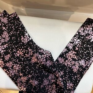 Emily Hsu Pink Shiny Floral Leggings Medium NWOT